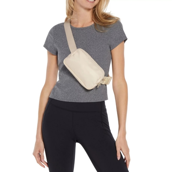 Gap fit Belt Bag - Picture 5 of 6